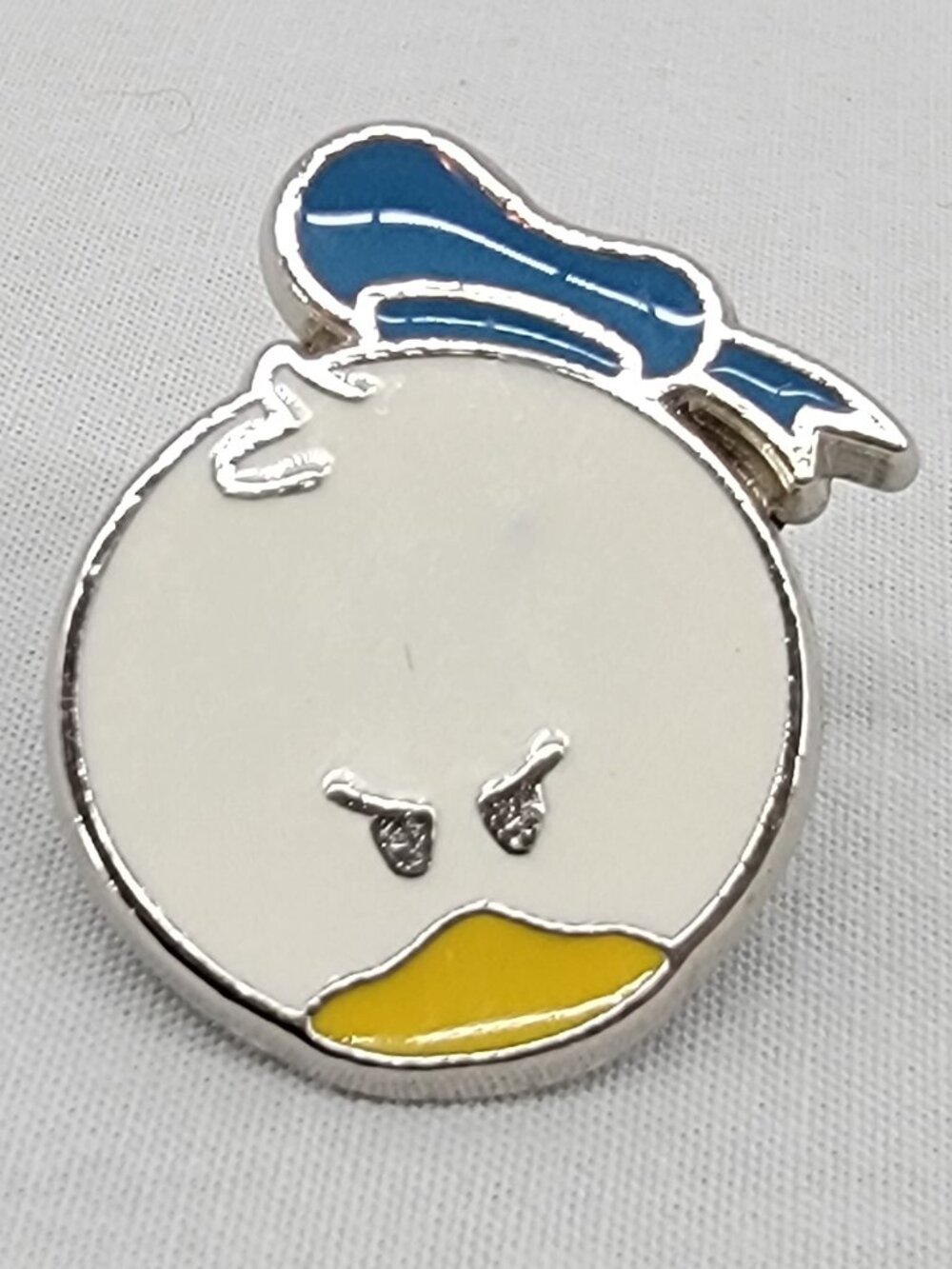 DISNEY Pin Trading ~ Classic Cute Characters Faces ~ Donald Duck ~ 2008 ~ P10